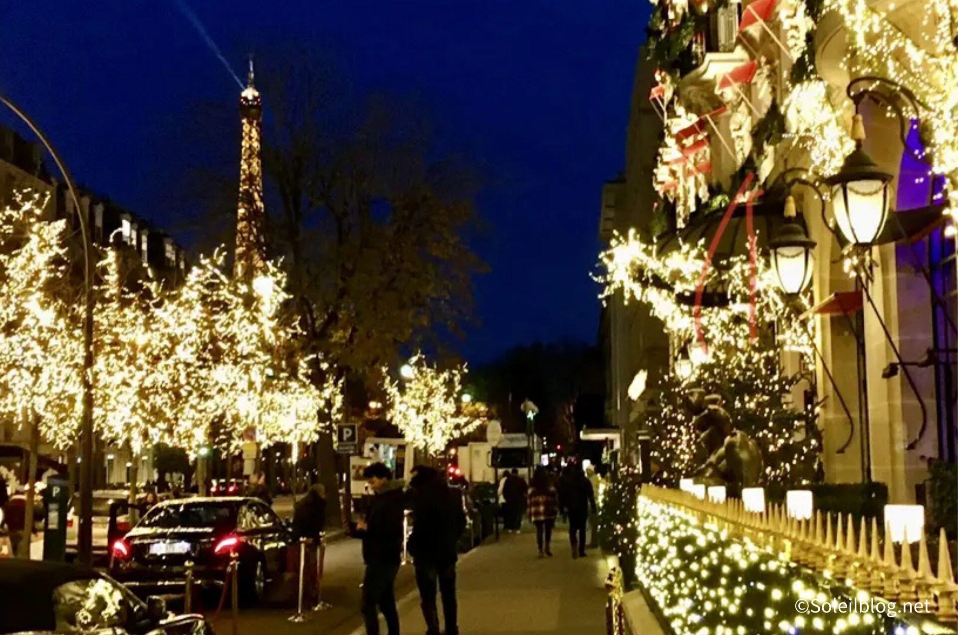 パリクリスマスイルミネーションモンテーニュ