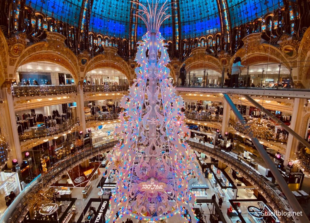 パリ ギャラリーラファイエットクリスマスGaleries Lafayette Christmas